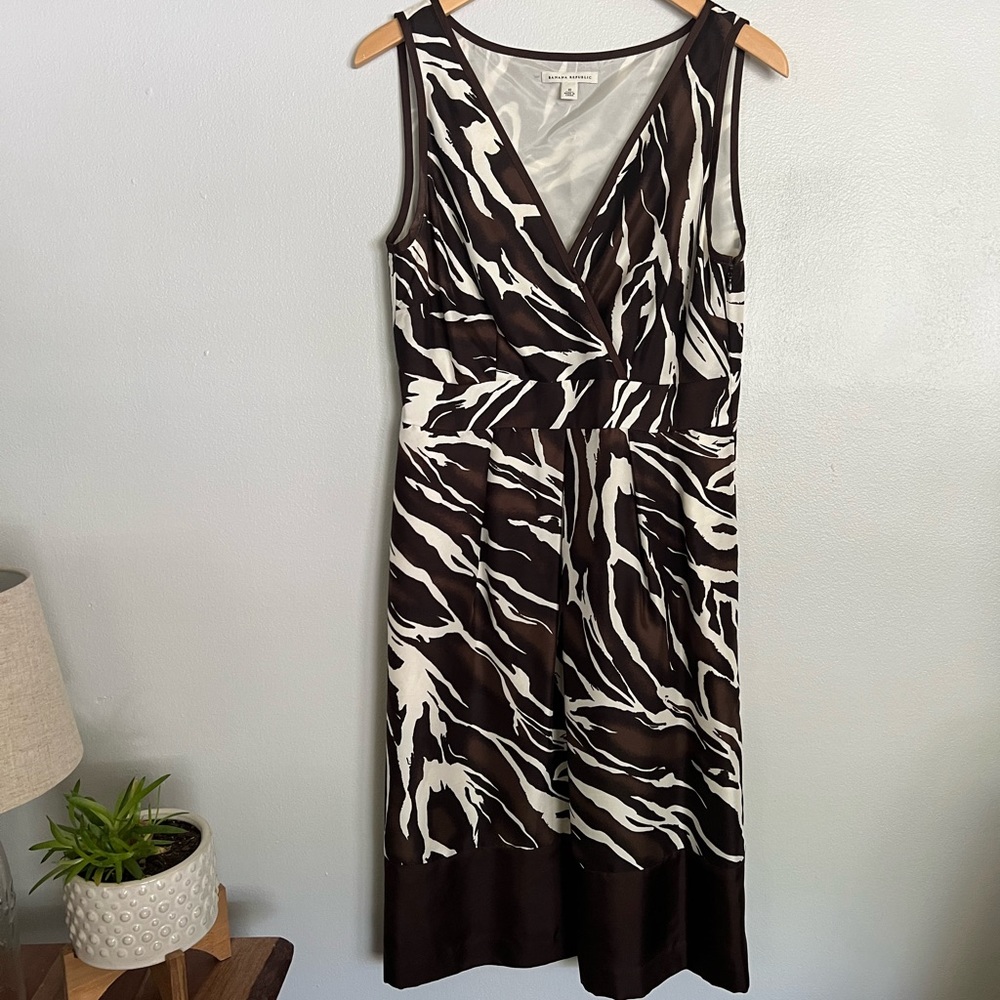 Banana Republic Brown Cream Silk Animal Print Cocktail dress Size 10